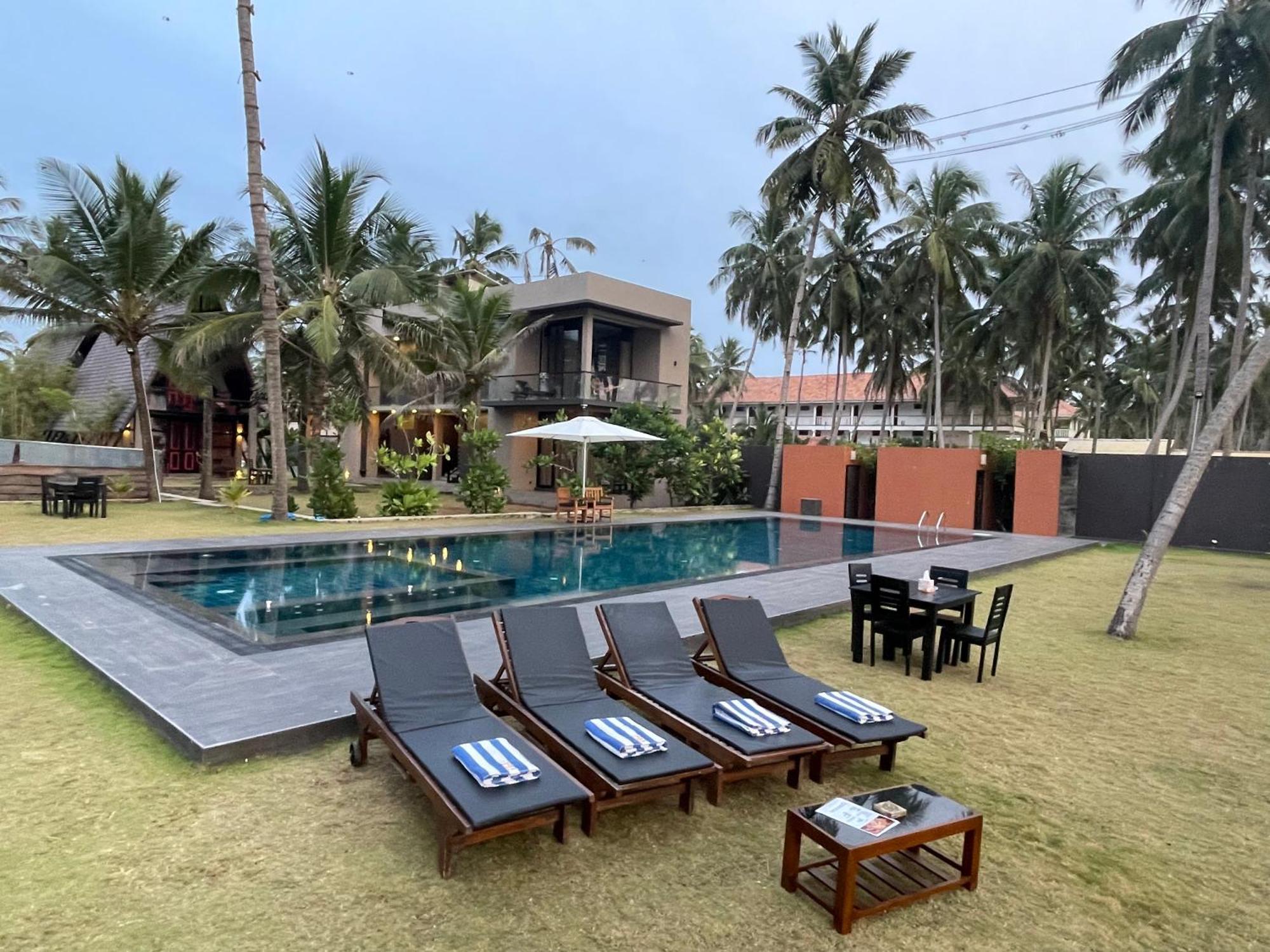 Soluna Beach Resort Marawila Extérieur photo